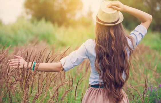 TN Beauté : Comment favoriser la pousse des cheveux naturellement ?